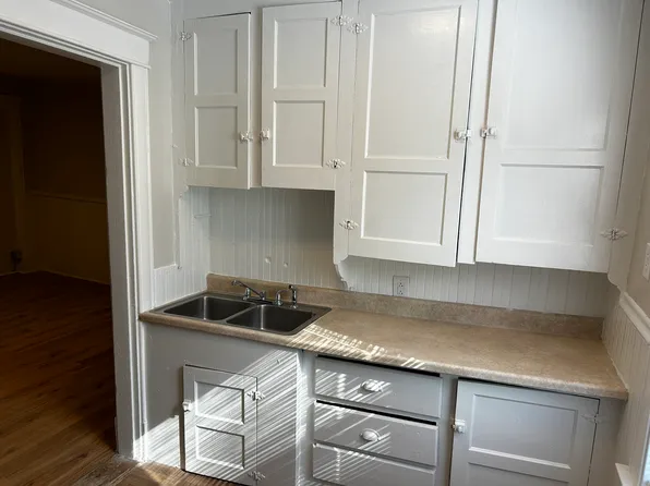 37 Union St #7, Lewiston, ME 04240