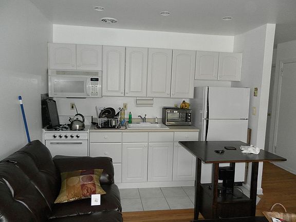4th image of 640 Franklin Ave #2'