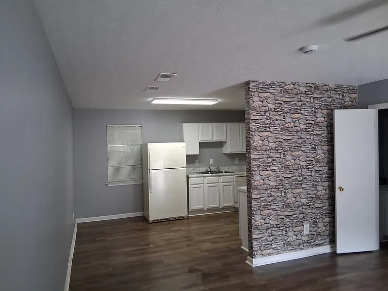 209 E Wilson St #28-1 — Photo 5