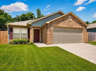4714 W Hoover Loop, Fayetteville, AR 72704