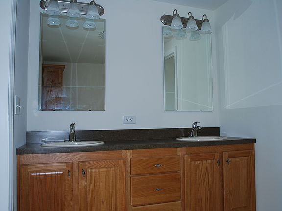 Master Bath Dbl Sinks