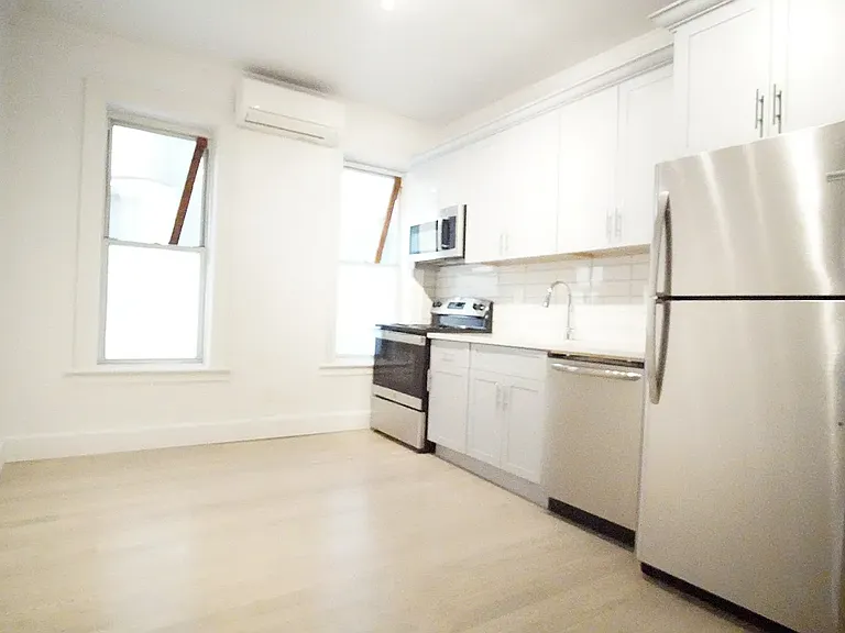 333 Grafton St #2ER — Photo 2
