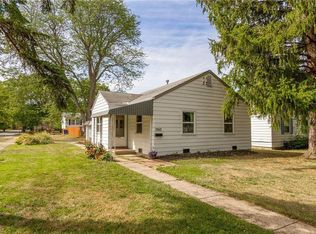 5742 Porter Rd, North Olmsted, OH 44070