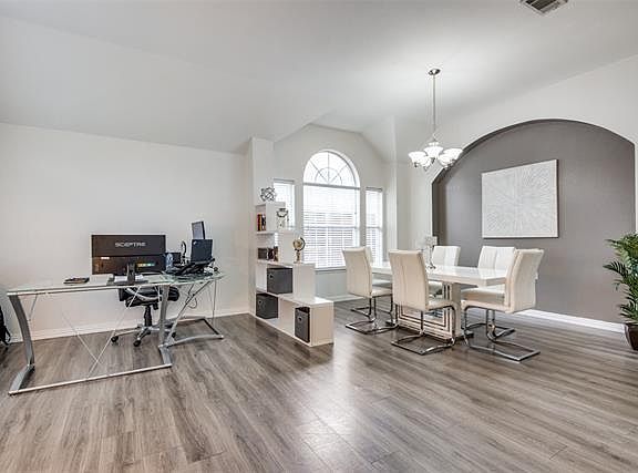4th image of 10113 Ashmont Dr