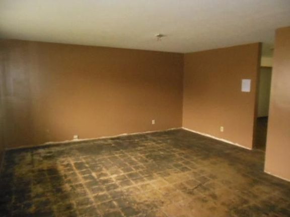 4th image of 2831 E Berwyn St