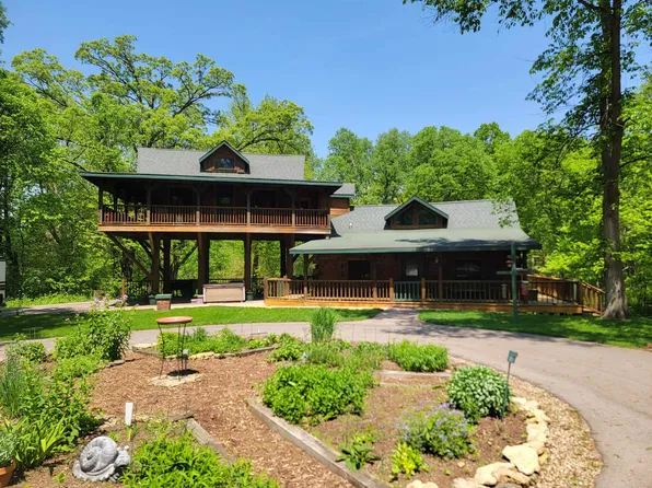 14712 County Shop Rd, Darlington, WI 53530