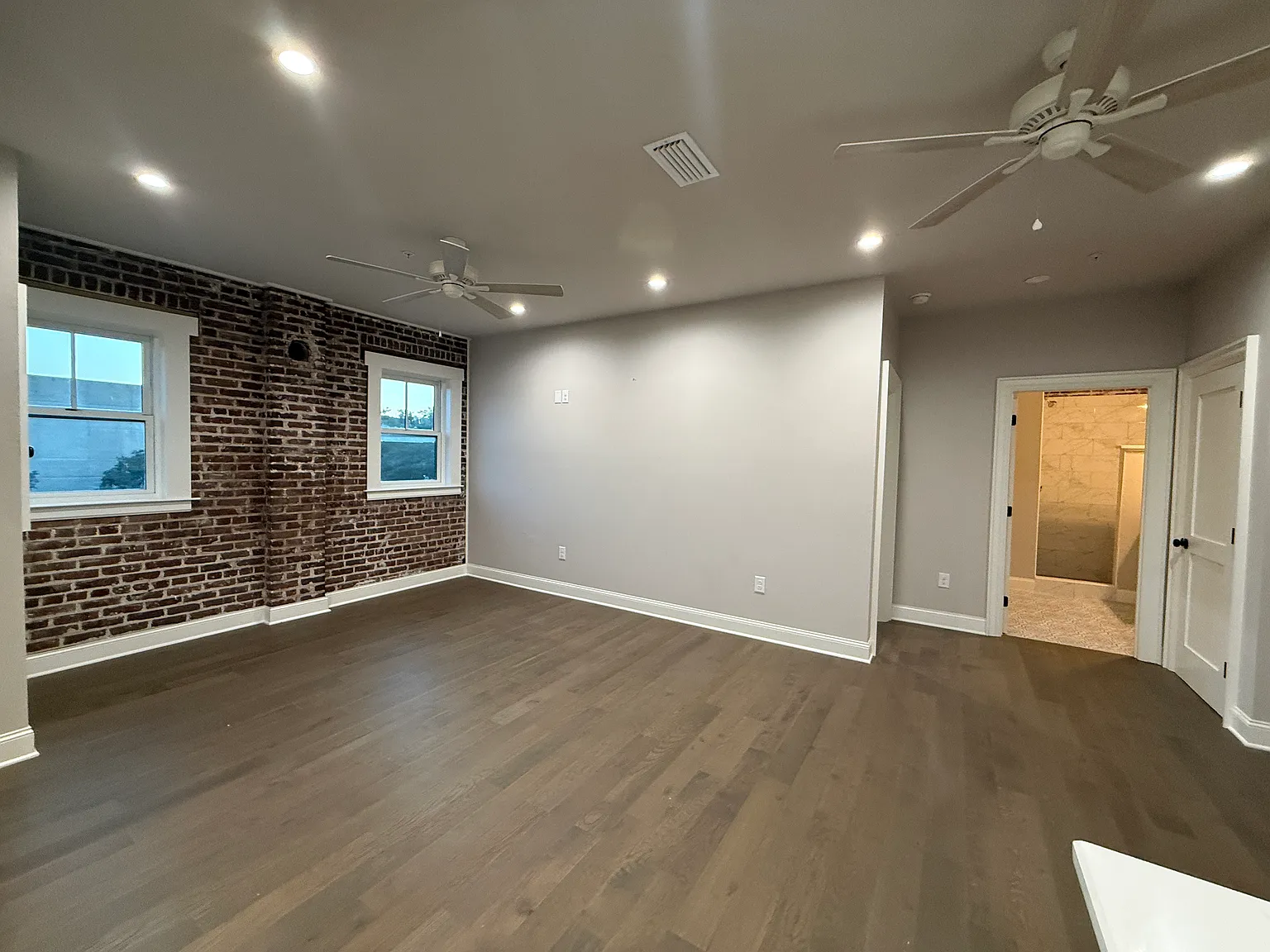 Available Now! 1 Bedroom / 2nd Floor Loft-Style Condo! — Photo 4