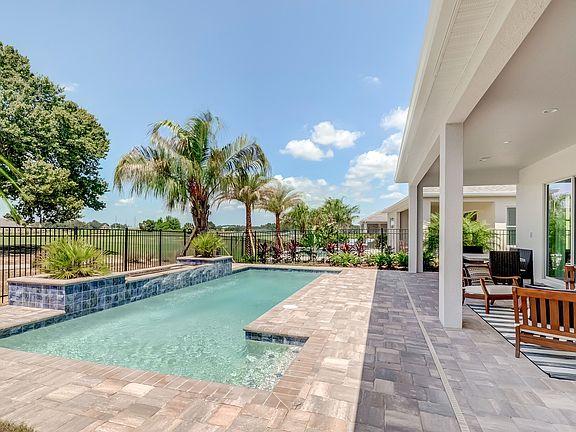Spacious lanai for barbecues