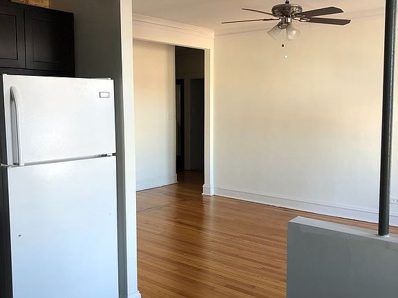 4th image of 4421 N Rockwell St APT 2W