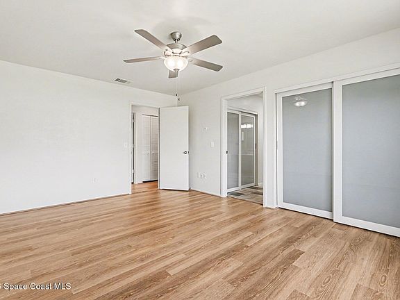 5th image of 1335 Golf Vista Ct NE