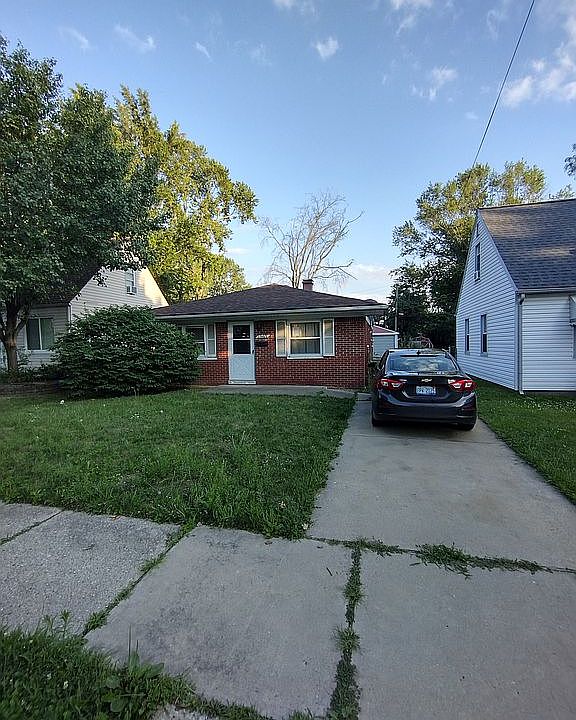 2nd image of 24569 Powers Ave