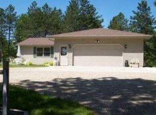 W10683 Natures Trl, Crivitz, WI 54114