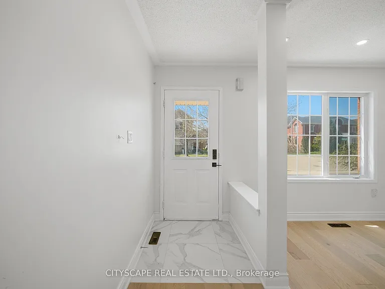 106 Tianalee Cres #UPPER — Photo 7