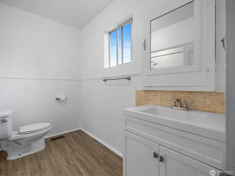 2431 Pine St #A — Photo 9