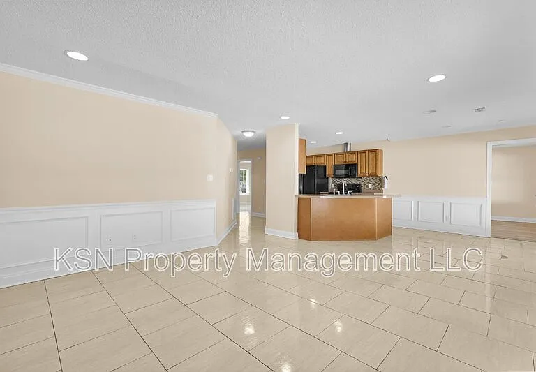 7331 Leghorn St — Photo 18