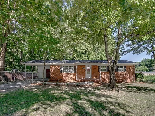 2250 Danny Bell Rd, Asheboro, NC 27205