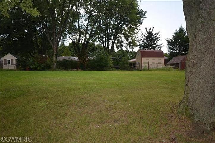 2nd image of 5691 Lantana Ave