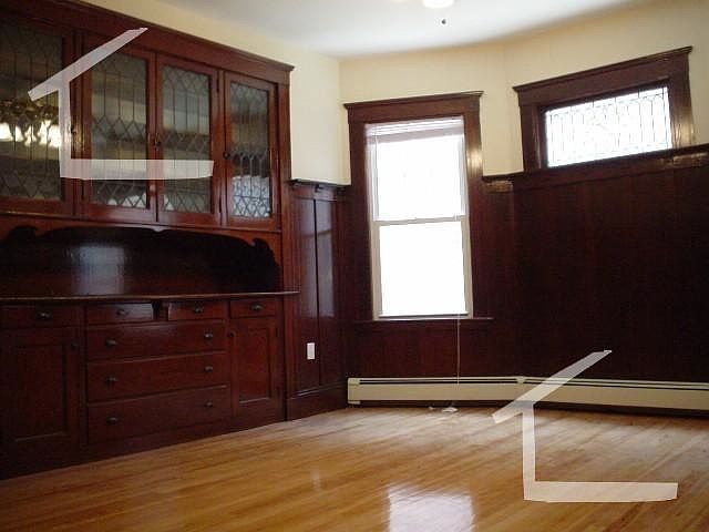 2nd image of 39 Long Ave #02