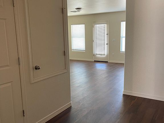 5th image of 1753 N Logan Ln