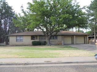 816 W Kentucky St, Floydada, TX 79235