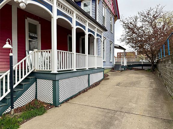 3rd image of 113 Hawley St