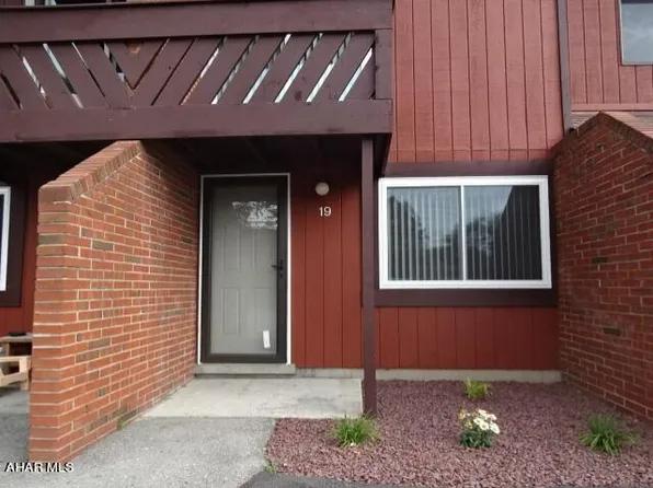 19 Laurelbrook Ct, Cresson, PA 16630