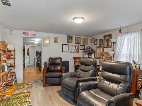 917 S Main St, Farmersville, TX 75442