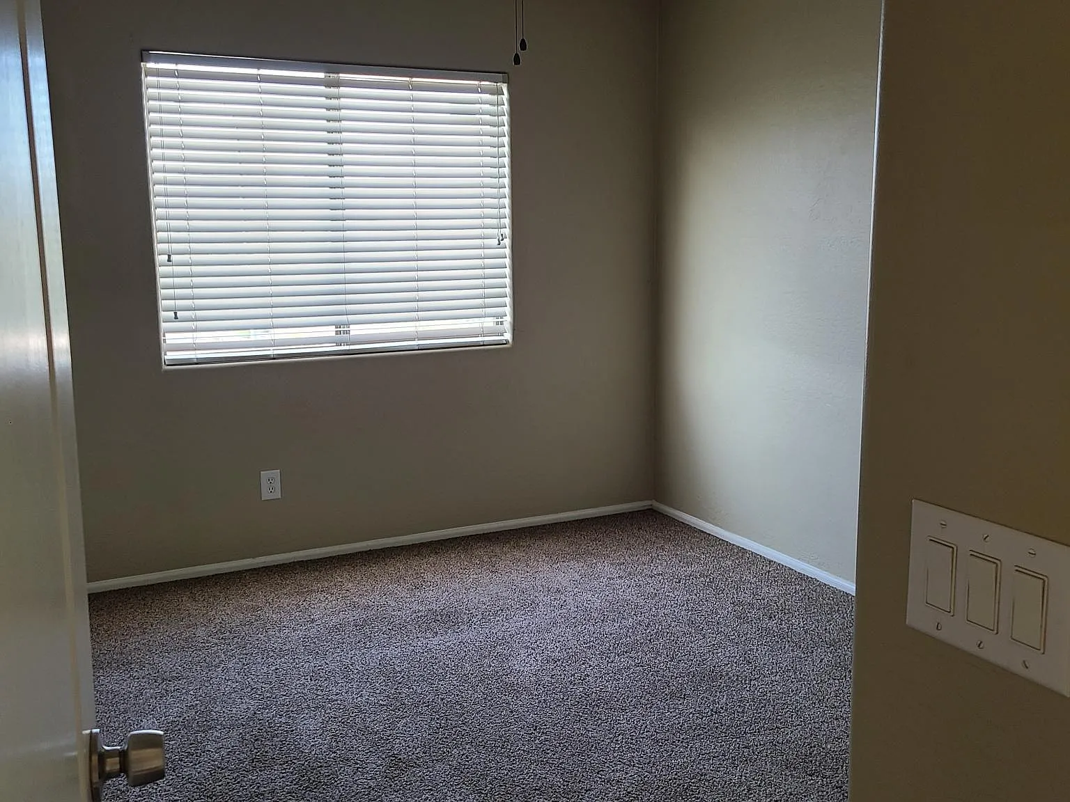 5650 W Wood St — Photo 3