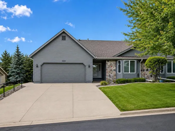 1222 Hidden Fields DRIVE, West Bend, WI 53095