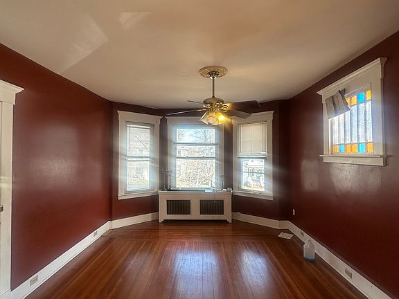 3rd image of 66 Stanley St #2