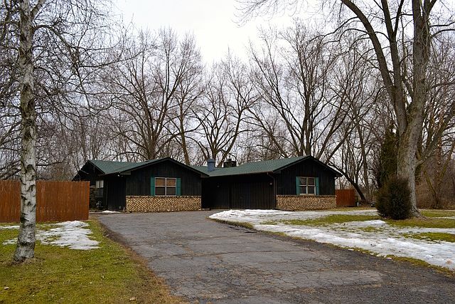 1st image of 8S649 Bergman Dr