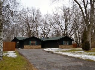 8S649 Bergman Dr, Big Rock, IL 60511