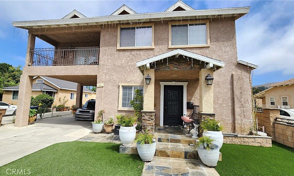 1st image of 215 Comstock Dr