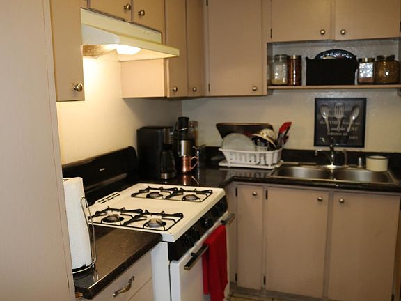 5th image of 53 Lou Ann Pl