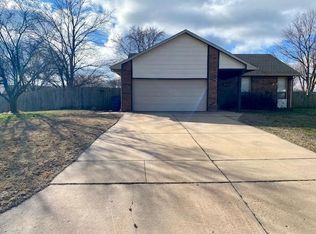 215 W Richard Rd, Goddard, KS 67052