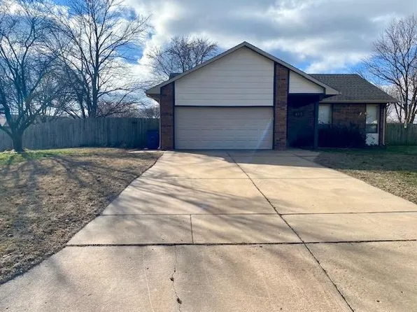 215 W Richard Rd, Goddard, KS 67052