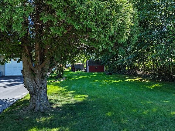 4th image of 650 Gaylord Ave