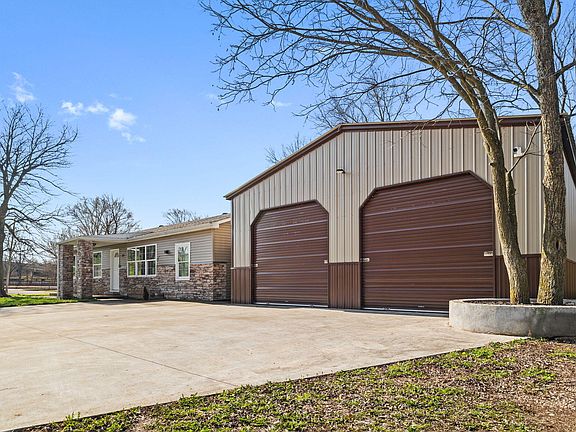 2nd image of 400 W Myrtle Street