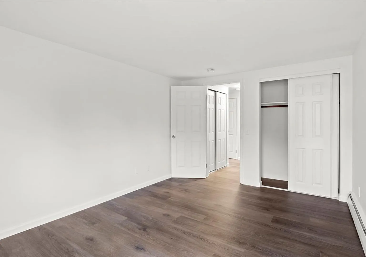 Burke Crest Apartments — Photo 4