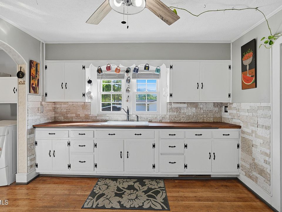 13th image of 251 Charleston St