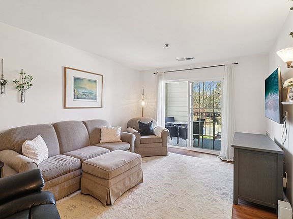 2nd image of 1100 Quaker Hill Dr APT 214
