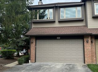 1010 Arbor Ct, Mount Prospect, IL 60056