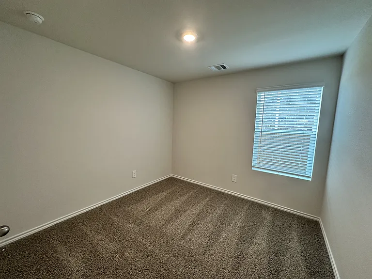 1813 Potomac Ln — Photo 9
