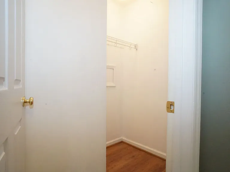 450 Wimmer St — Photo 8