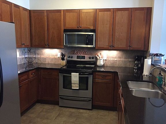 Full kitchen