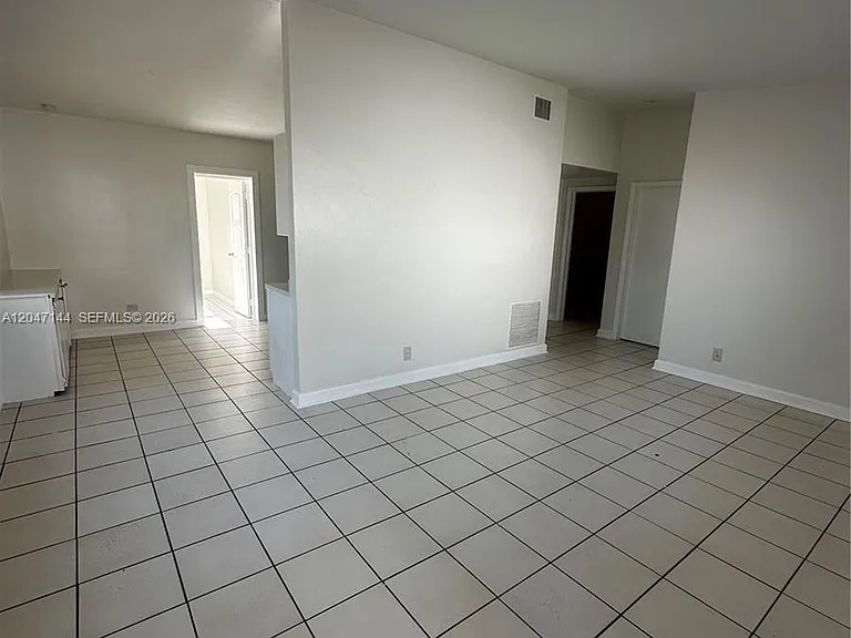 821 SW 2nd St — Photo 15