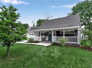 49 Schwegler Rd, Grand Island, NY 14072