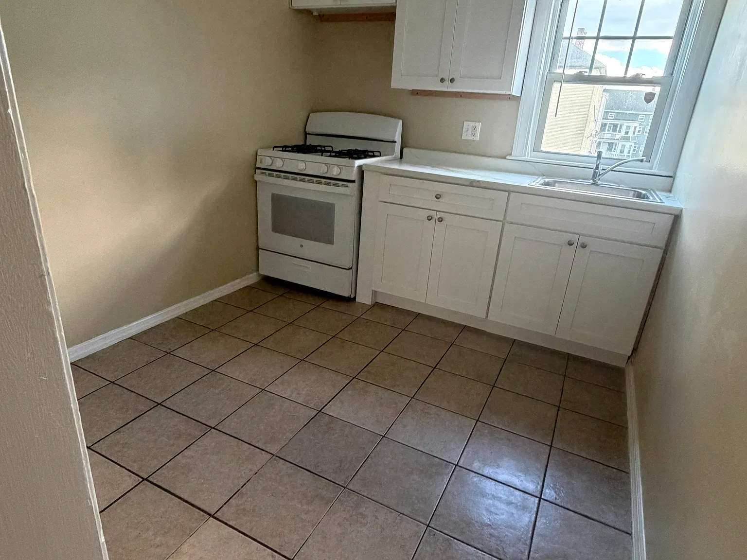 1 bed, 650 sqft, $1,150 — Photo 3