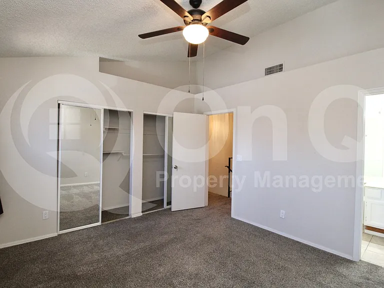 1961 N Hartford St #1049 — Photo 11