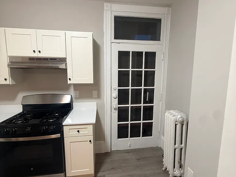 24 Walnut St #4 — Photo 7